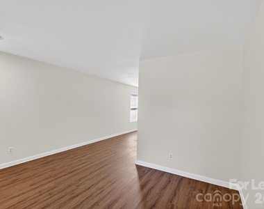 458 Settlers Ridge Drive - Photo Thumbnail 5