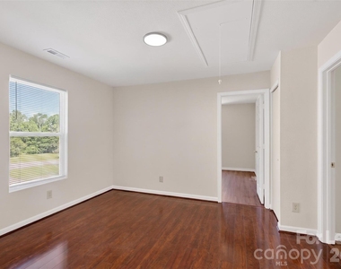 458 Settlers Ridge Drive - Photo Thumbnail 1