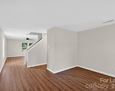 458 Settlers Ridge Drive - Photo Thumbnail 3