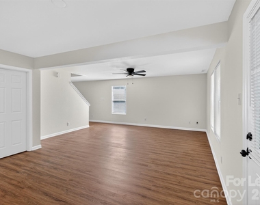 458 Settlers Ridge Drive - Photo Thumbnail 7