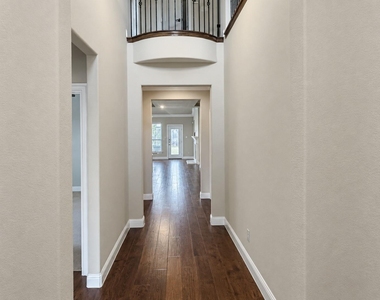 2201 Petunia Lane - Photo Thumbnail 4