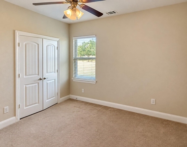 2201 Petunia Lane - Photo Thumbnail 10