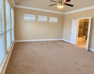 2201 Petunia Lane - Photo Thumbnail 11