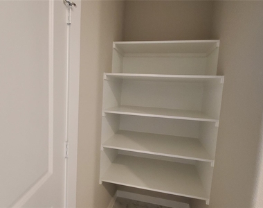 1208 Anderson - Photo Thumbnail 12