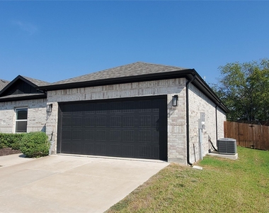 1208 Anderson - Photo Thumbnail 1