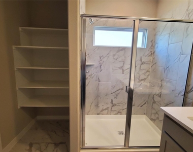 1208 Anderson - Photo Thumbnail 11