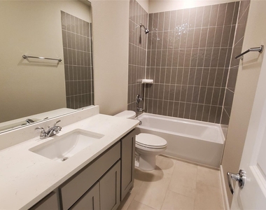 1208 Anderson - Photo Thumbnail 8