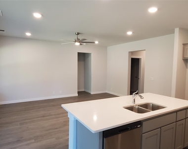 1218 Anderson Drive - Photo Thumbnail 5