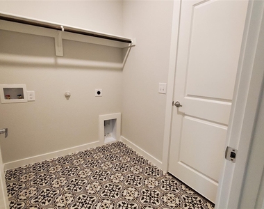 1218 Anderson Drive - Photo Thumbnail 7