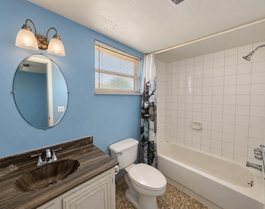 729 Lori Drive - Photo Thumbnail 8
