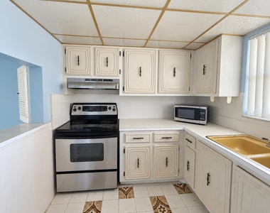 729 Lori Drive - Photo Thumbnail 5