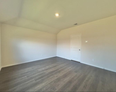 11333 Pecan Creek - Photo Thumbnail 25