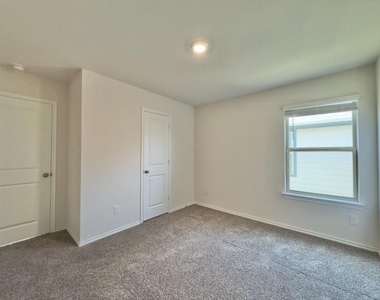 11333 Pecan Creek - Photo Thumbnail 12