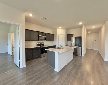 11333 Pecan Creek - Photo Thumbnail 9