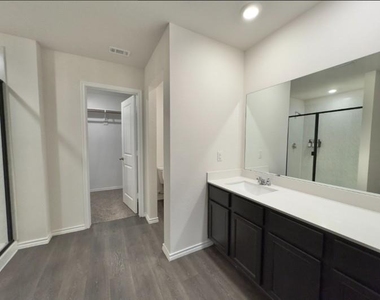 11333 Pecan Creek - Photo Thumbnail 23