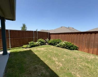 11333 Pecan Creek - Photo Thumbnail 33