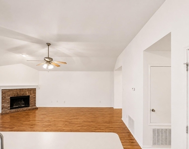 3320 Truman Street - Photo Thumbnail 3