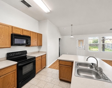 3320 Truman Street - Photo Thumbnail 6