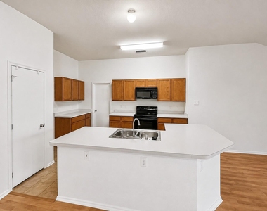 3320 Truman Street - Photo Thumbnail 8