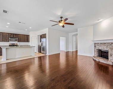 512 Stableford Street - Photo Thumbnail 3