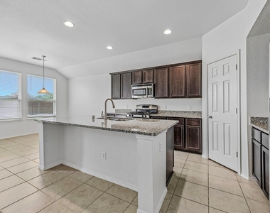 512 Stableford Street - Photo Thumbnail 8