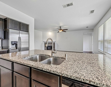 512 Stableford Street - Photo Thumbnail 12