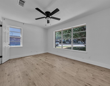 5745 Wimbleton Way - Photo Thumbnail 13