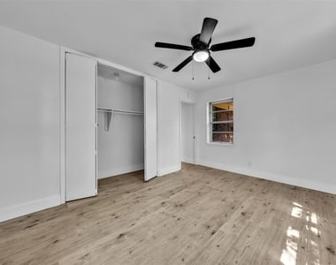 5745 Wimbleton Way - Photo Thumbnail 21