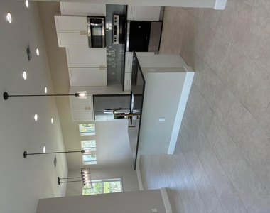 5518 Macoon Way - Photo Thumbnail 4