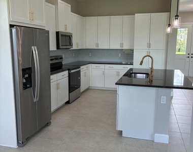 5518 Macoon Way - Photo Thumbnail 3