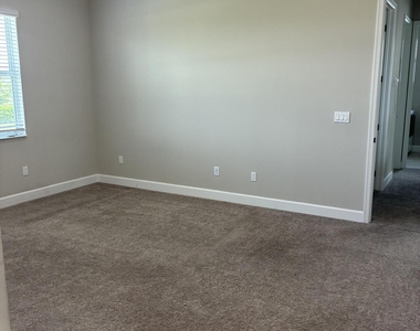 5518 Macoon Way - Photo Thumbnail 16