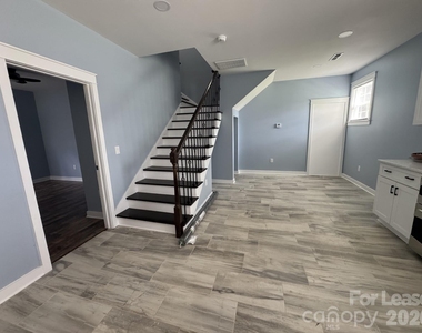 1008 Rockland Circle - Photo Thumbnail 1