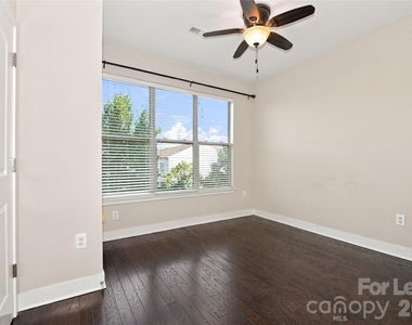 732 Seigle Point Drive - Photo Thumbnail 19