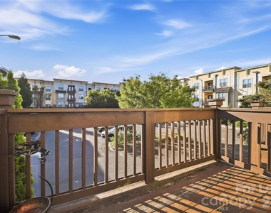 732 Seigle Point Drive - Photo Thumbnail 6