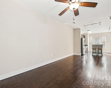 732 Seigle Point Drive - Photo Thumbnail 14