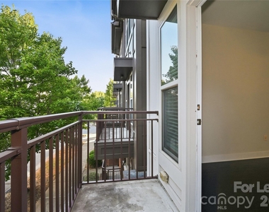 732 Seigle Point Drive - Photo Thumbnail 28