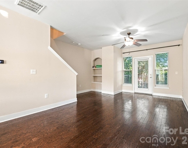 732 Seigle Point Drive - Photo Thumbnail 11