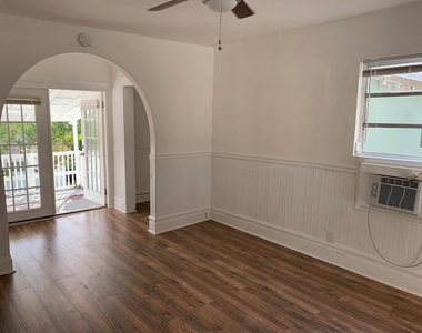 114 Nw 25th Street - Photo Thumbnail 2