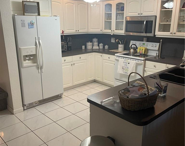 2754 Ne 29th Avenue - Photo Thumbnail 8