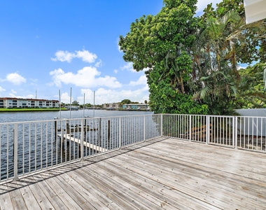 624 Southwind Circle - Photo Thumbnail 2