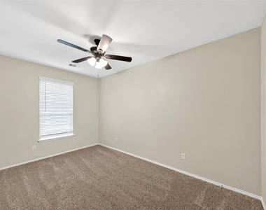105 Southview Drive - Photo Thumbnail 16