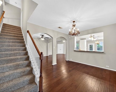 105 Southview Drive - Photo Thumbnail 5
