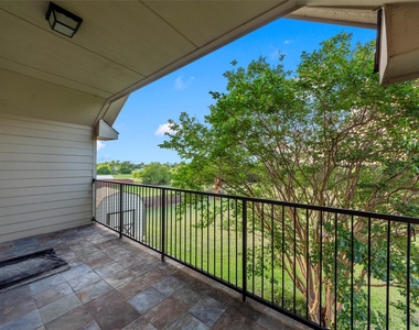 105 Southview Drive - Photo Thumbnail 10