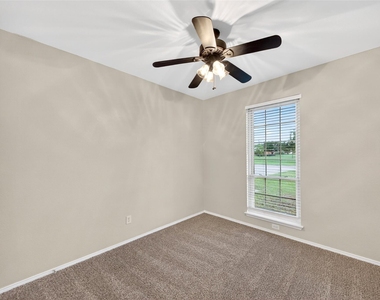 105 Southview Drive - Photo Thumbnail 17