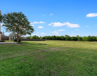 105 Southview Drive - Photo Thumbnail 3