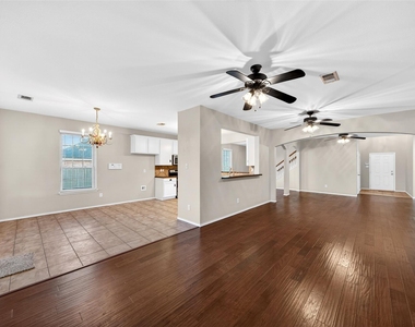 105 Southview Drive - Photo Thumbnail 6