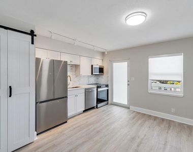 624 Southwind Circle - Photo Thumbnail 9