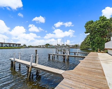 624 Southwind Circle - Photo Thumbnail 1