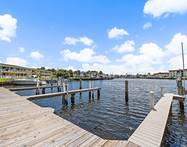 624 Southwind Circle - Photo Thumbnail 2