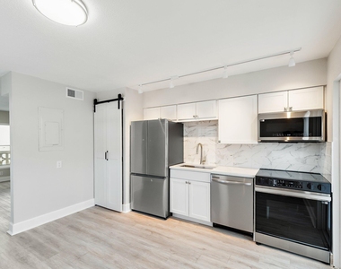 624 Southwind Circle - Photo Thumbnail 7